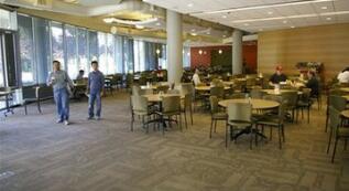 一般纳税人购买用于企业内部职工食堂的炊具设备能否抵扣？